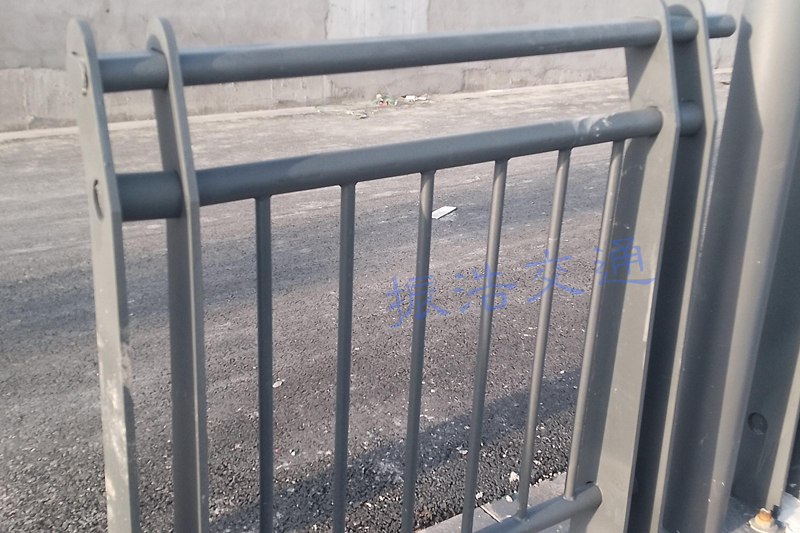 Zaštitna ograda od cinčanog čelika