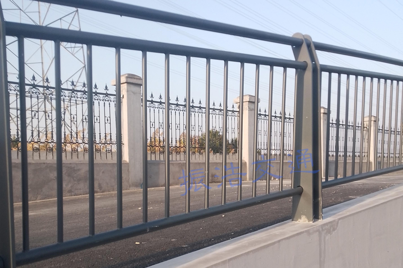 Zaštitna ograda od cinčanog čelika